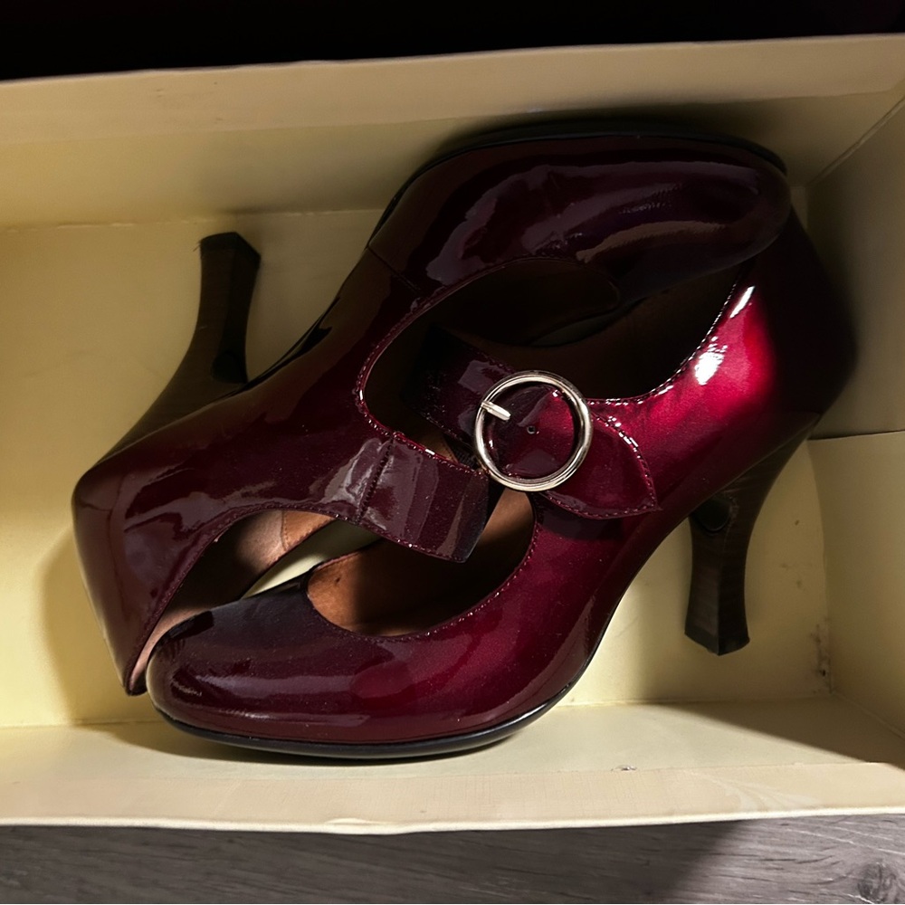 Sofft Elegant Burgundy Heels